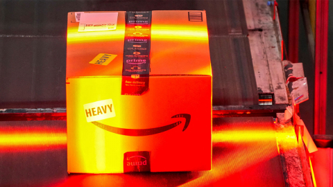 아마존 "공급가 30% 내려라"...관세 판결 앞두고 공급업체에 가격 압박