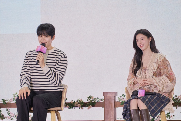 '이사통', 팬 이벤트 성황리 마무리…김선호·고윤정 진심까지 통역 완료