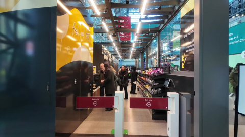 뉴욕에서 공개된 AI 마트…인간과 AI의 경쟁 본격화