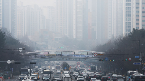  서울 초미세먼지 주의보 발령...구룡마을 화재 영향인 듯