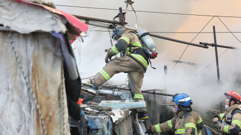  서울 구룡마을 화재 8시간 반 만에 진압 완료