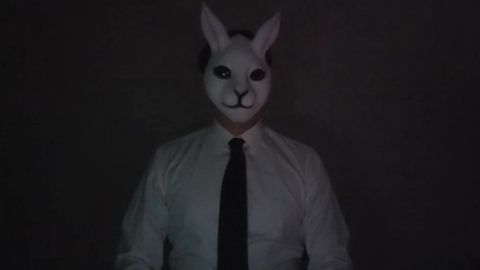 밀양 사건 가해자 유출 공무원, 징계 없이 급여 수령 후 퇴직