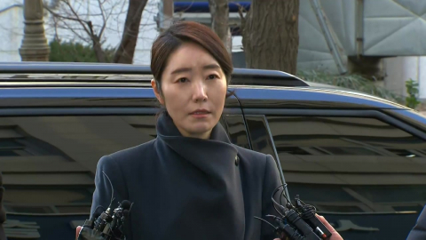 ’1억 의혹’ 강선우, 첫 소환…"삶의 원칙 지켜"