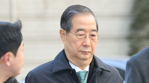  법원, 한덕수 전 총리 징역 23년 선고...법정 구속