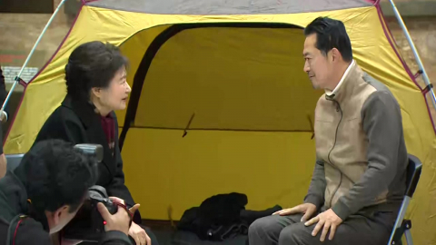 [현장영상+] 박근혜 "이 자리에서 단식 그만두겠다 약속해주시라"