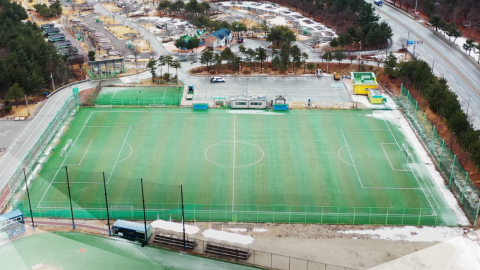 [단독] \'25억\' 운동장 헐고 명당에 호텔…고성군의 수상한 교환