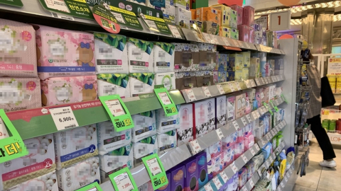 "생리대 비싸다" 李대통령 지적에…유한킴벌리, 중저가 제품 확대