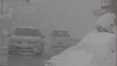 일본 기록적 폭설에 7천 명 공항에서 노숙…조난 등 사고도 잇따라