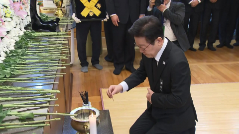 이 대통령, 고 이해찬 빈소 방문…김혜경 여사 \'눈물\' [현장영상+] 