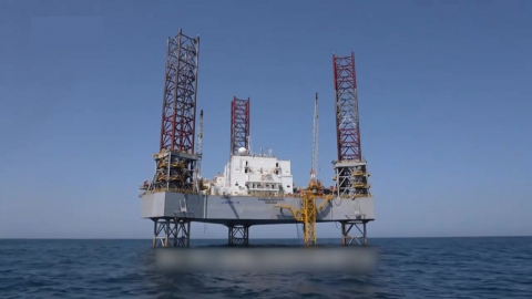 중국 서해 구조물 하나 항구로 철수…나머지 둘은?