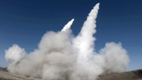 북 "어제 대구경 방사포 시험 사격"…김정은 참관