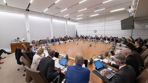  미국 연방준비제도, 기준 금리 동결..."고용 안정화"