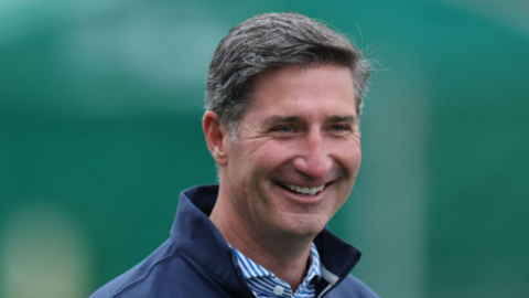 전용기로 1,600㎞ 출근하는 CEO...스타벅스 "신변안전 위해 비용 한도 폐지"