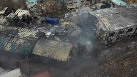 김해 비철금속 공장 화재, 15시간 만에 초진…인명 피해 없어