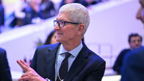 팀쿡 "구글AI가 가장 유능"...반도체 부족으로 아이폰 공급 영향"