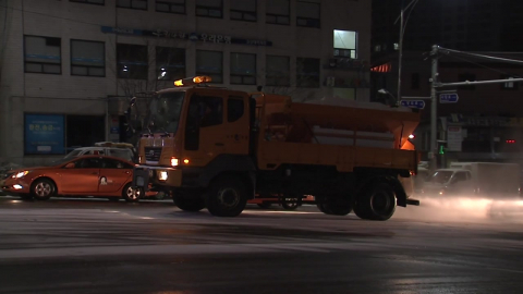 밤사이 대설 특보…지자체·경찰 ’총력 대응’