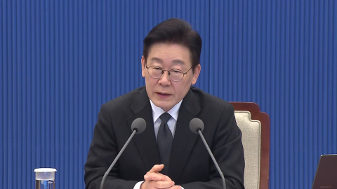 이 대통령, 또 부동산 SNS…"투기 옹호·종북몰이 그만"