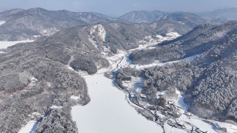 강추위 뒤 폭설…겨울 절경에 분주한 하루