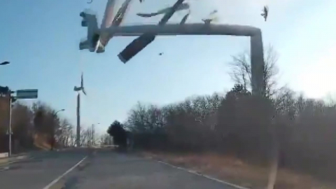 뚝 부러진 ’풍력발전기’…강풍 아니었는데 왜?