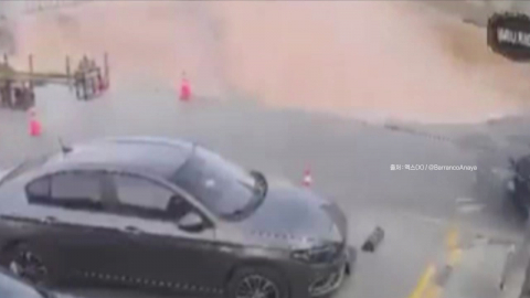 상점 건물 삽시간에 '와르르'…이집트 대형 싱크홀