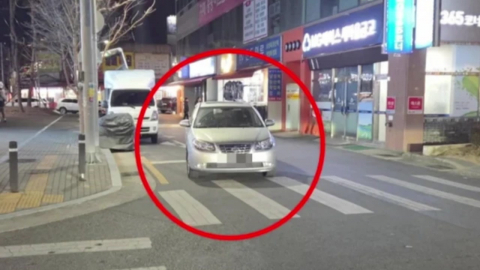 "아무리 급해도 그렇지" 도로 한복판 점령 주차 [앵커리포트]