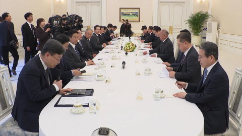 청와대 "재계, 향후 5년간 300조 원 지방에 투자"