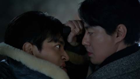 [Y리뷰] 뜨거운 피가 흐르는 차가운 영화, 류승완 감독의 '휴민트'