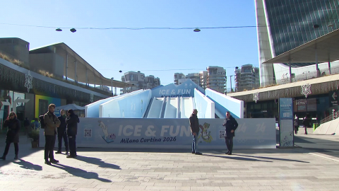 중심가만 '반짝 열기'...동계올림픽, 조용한 개막