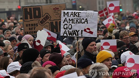 서유럽 반미 정서 급등..."트럼프 그린란드 위협 탓"