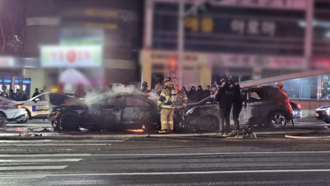 전철역 앞 추돌사고로 불…버스 들이받은 음주 차량