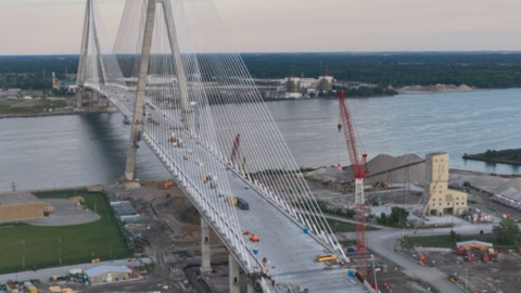 트럼프 "미국-캐나다 잇는 다리 개통 막겠다...협상 시작할 것"