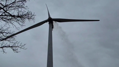 양산 풍력발전기에서 불…한때 산불 우려에 ’긴장’