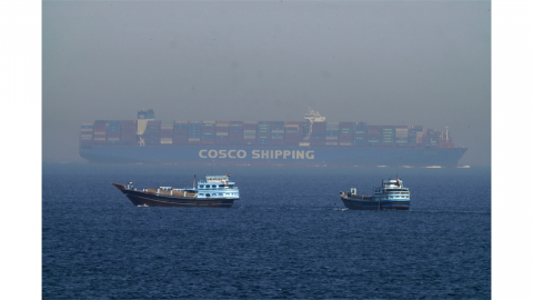 WSJ "미국, 이란산 원유 운송하는 ’그림자 선단’ 나포 저울질...보복·유가 급등 우려에 주저"