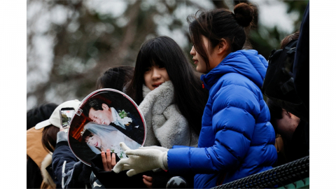 "다카이치 인기는 사회현상...용기 주는 자기계발 캐릭터"