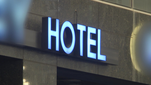 모텔서 남성 2명 연달아 사망…함께 투숙한 여성 체포