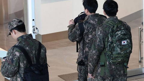 내년 하사 월급 300만원…"카페 알바 수준" 논란에 6% 인상