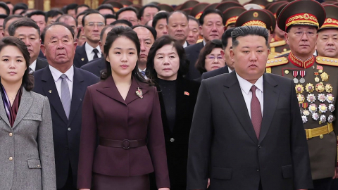 국정원 "김주애 후계자 내정 단계…일부 시책에 의견"