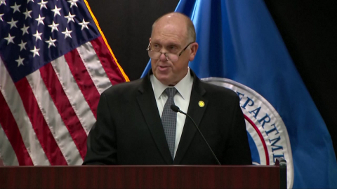 트럼프 "미네소타 이민 단속 종료"…미 \'국토부 셧다운 위기\' 여전