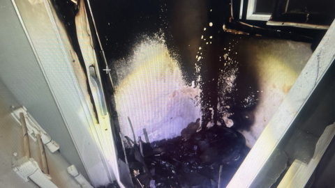 아파트 화재로 40대 주민 부상..."담배 피우다가"