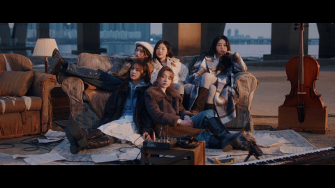 ‘전설과의 교감’…피프티피프티, 핑크 플로이드 헌정 프로젝트 참여