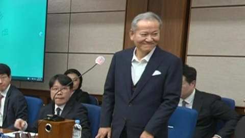 방청석 두리번거린 이상민, \'씨익\'…이유는? [앵커리포트]