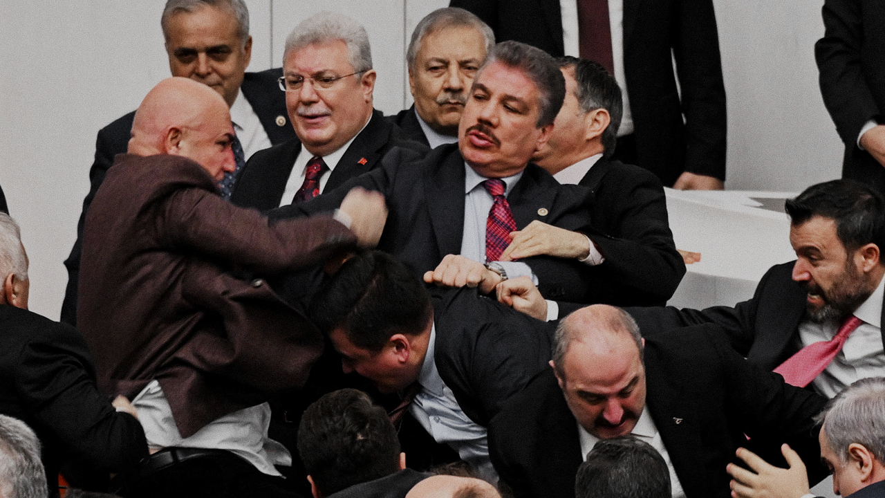 법무장관 취임 선서 놓고 튀르키예 의회서 여야 의원 수십 명 '난투극'