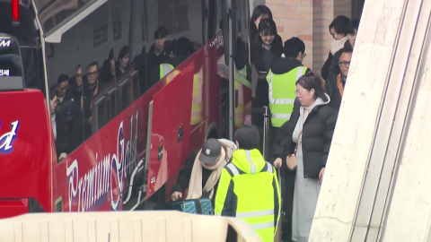 연휴 전날 귀성객 몰린 기차역·터미널..."빨리 보고 싶어요"