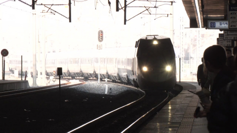 산 넘고 물 건너 고향 앞으로…설레는 귀성길 시작