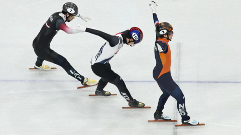 황대헌, 쇼트트랙 남자 1,500m 은메달...3대회 연속 시상대