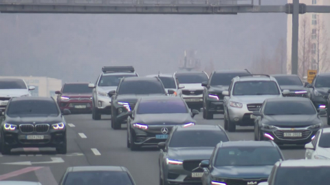 설 연휴 고속도로 정체 본격화...서울→부산 6시간 50분