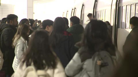 고향으로, 여행지로…주요 역마다 '북적'