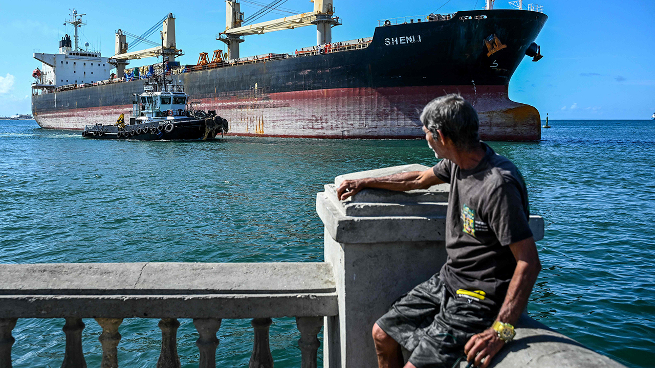 미군, 베네수엘라 봉쇄 빠져나간 제재 위반 선박 추적해 승선