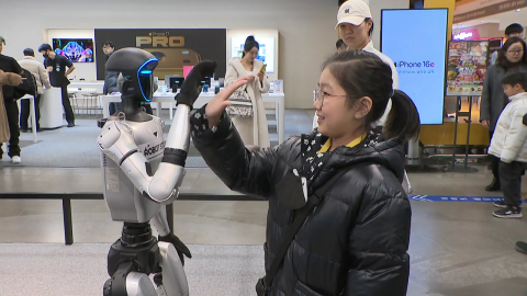 "엄마 로봇 사주세요"…생각보다 가까워진 \'로봇 일상화\'