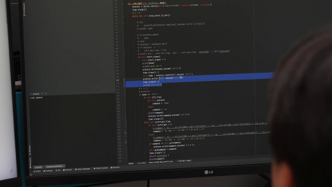 AI 잘 다룰수록 반전 커진다…\'U자형 심리 곡선\'